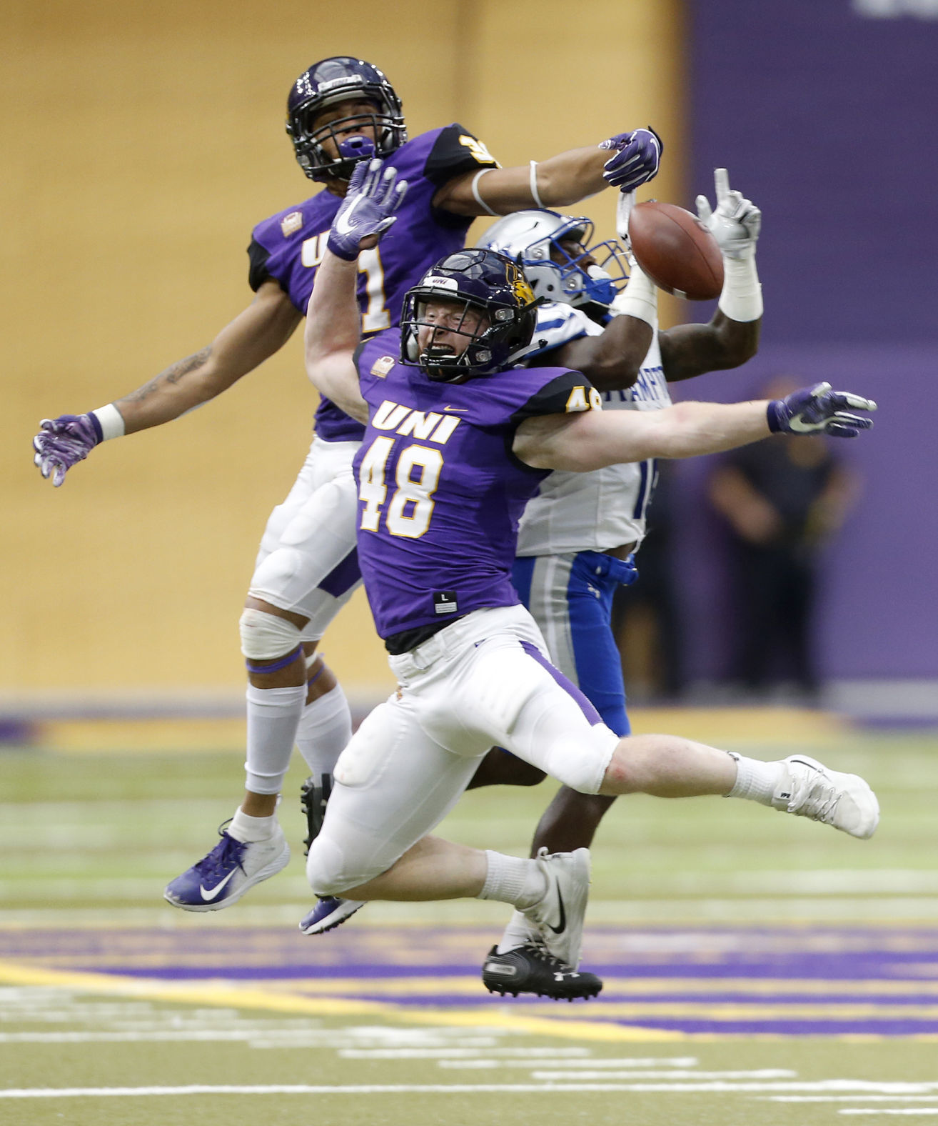 092218bp-uni-hampton-fb-04
